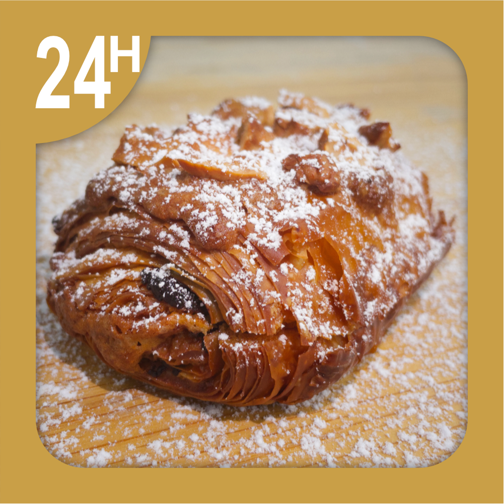 Bánh Sô-cô-la cuộn hạt điều (1 cái)